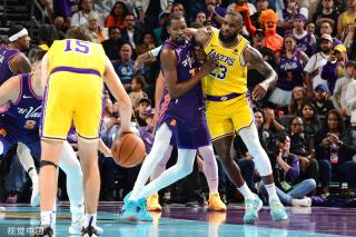 冲中尤为关 冲中尤为关